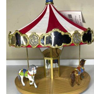 Hallmark 2004 Carousel Ride Display (with 2 horse ornaments)